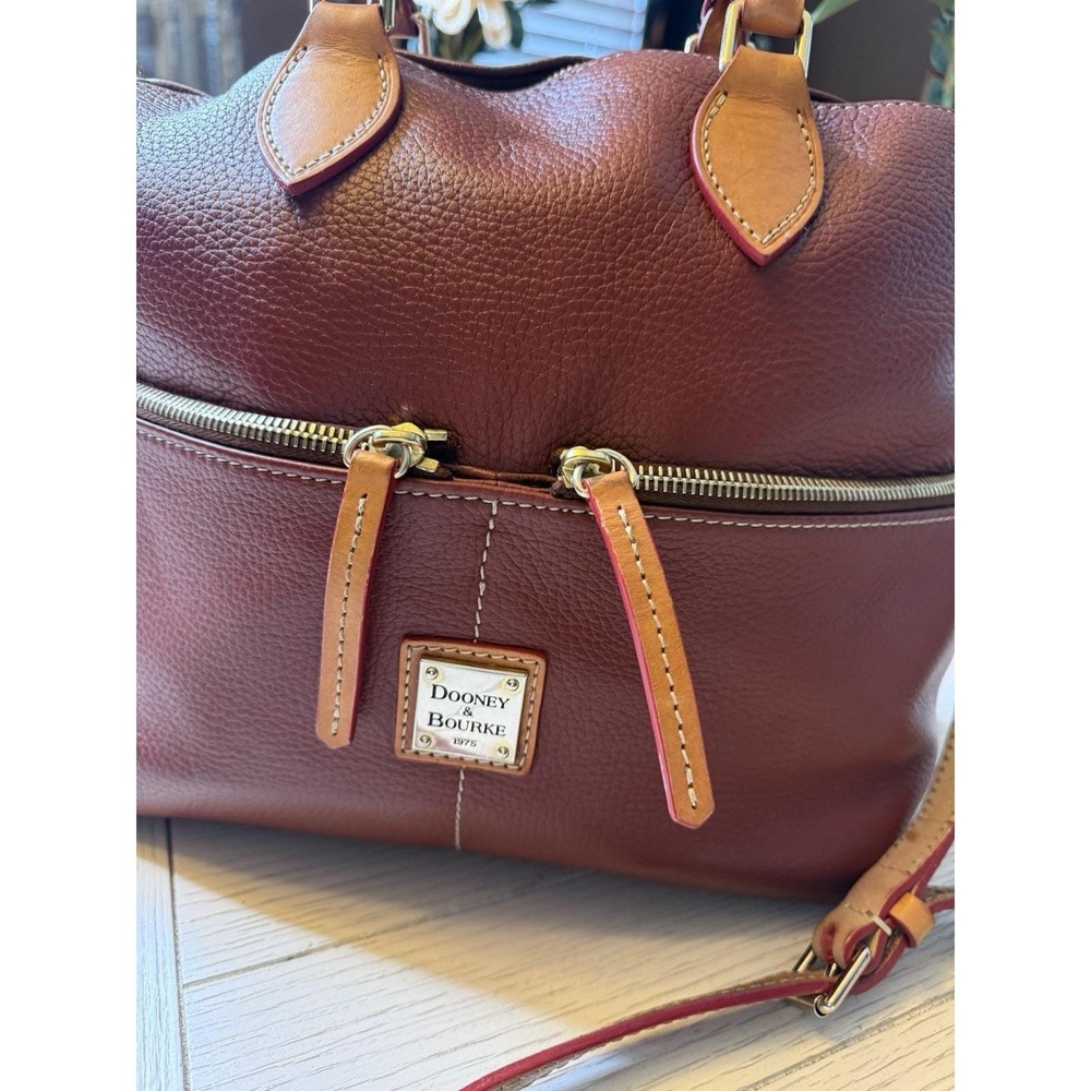 Dooney & Bourke VTG Pebbled Leather Purse Dillen Double Pocket Satchel Bag 2010